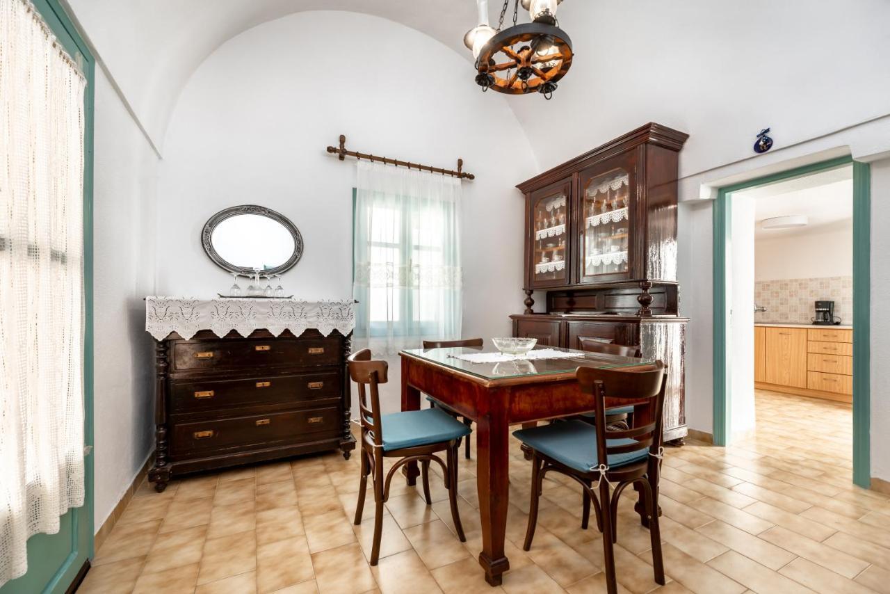 Authentic Santorinian Home Experience Fira  Eksteriør billede