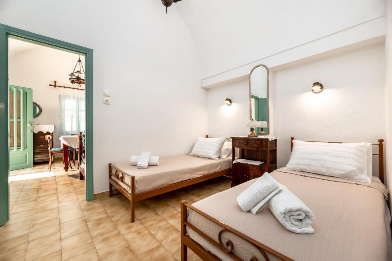Authentic Santorinian Home Experience Fira  Eksteriør billede