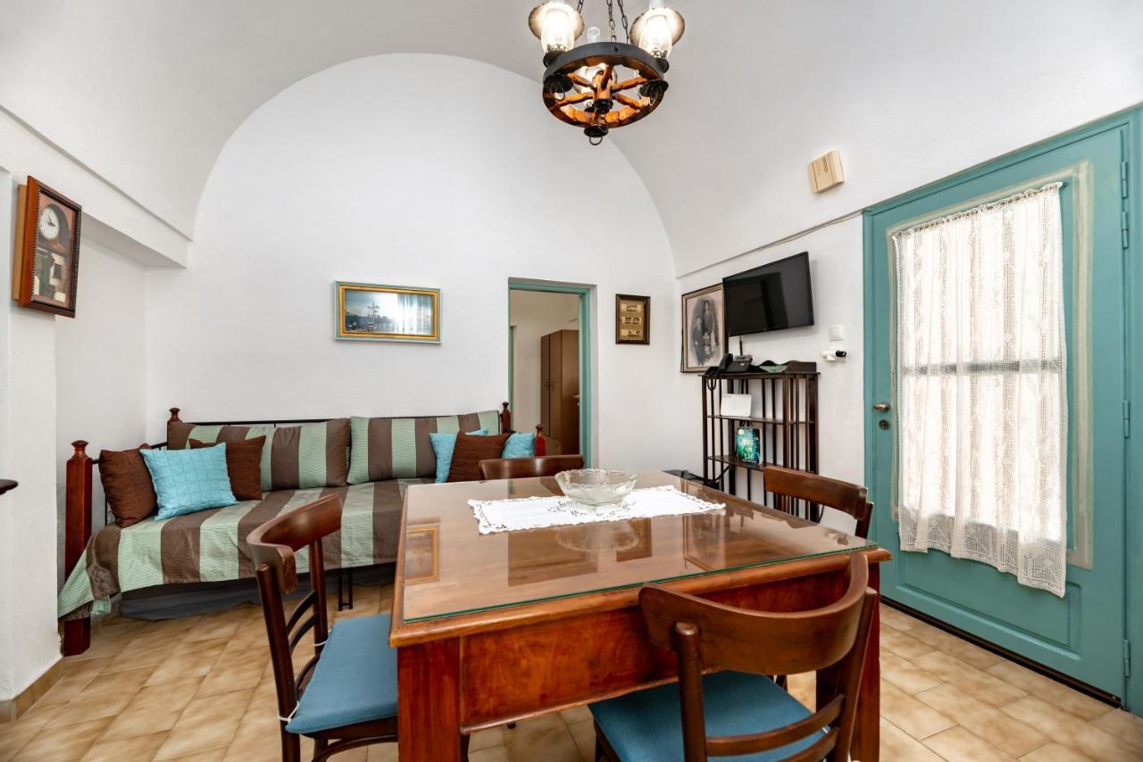 Authentic Santorinian Home Experience Fira  Eksteriør billede