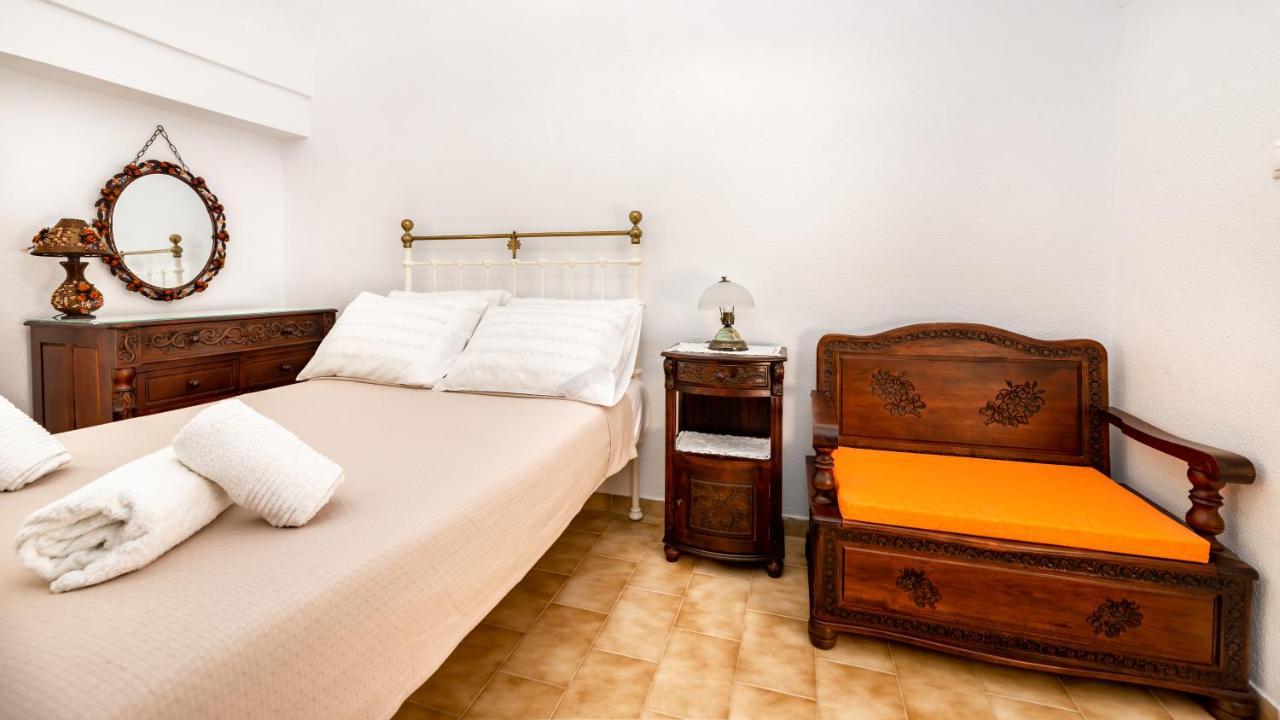 Authentic Santorinian Home Experience Fira  Eksteriør billede