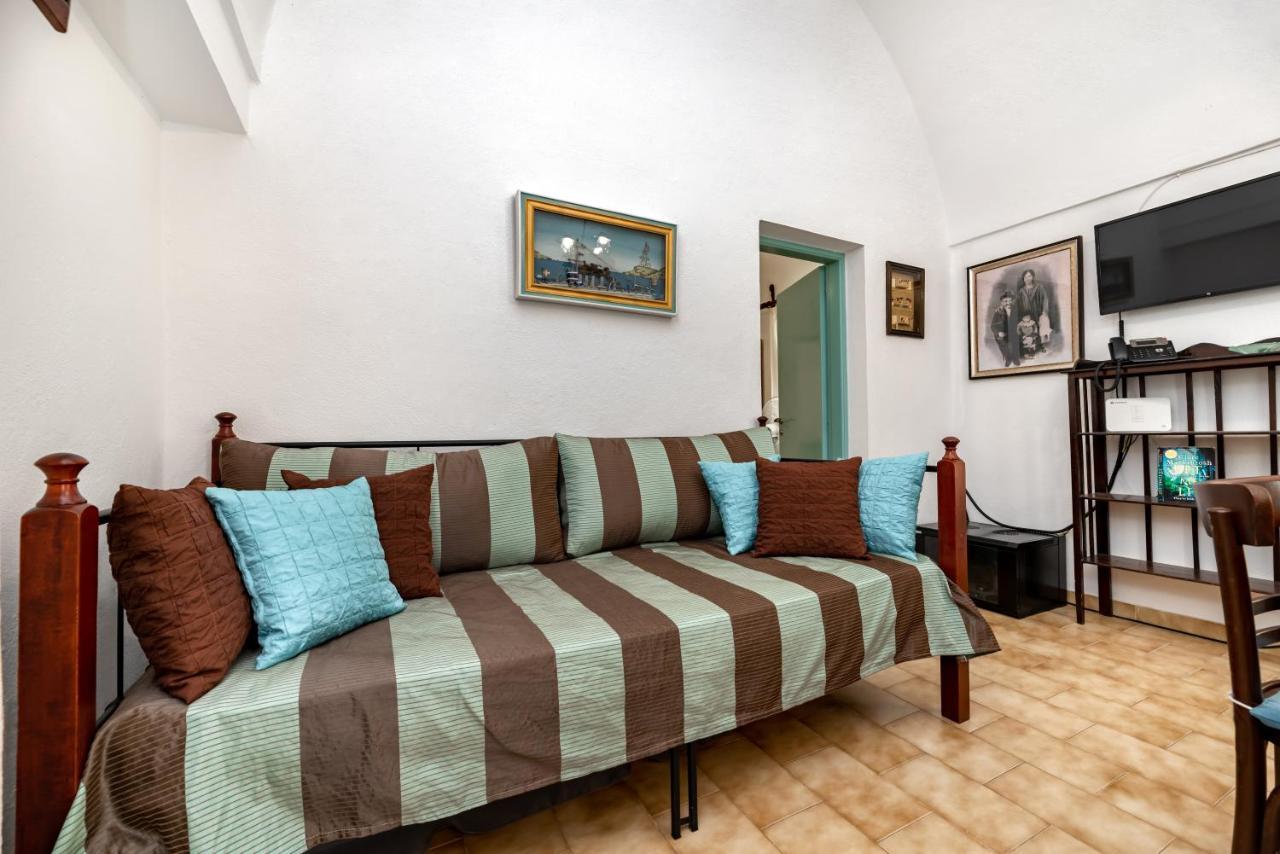 Authentic Santorinian Home Experience Fira  Eksteriør billede